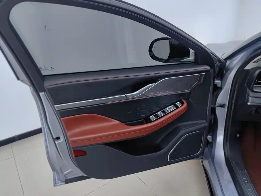 Фото 7 - Lincoln Z