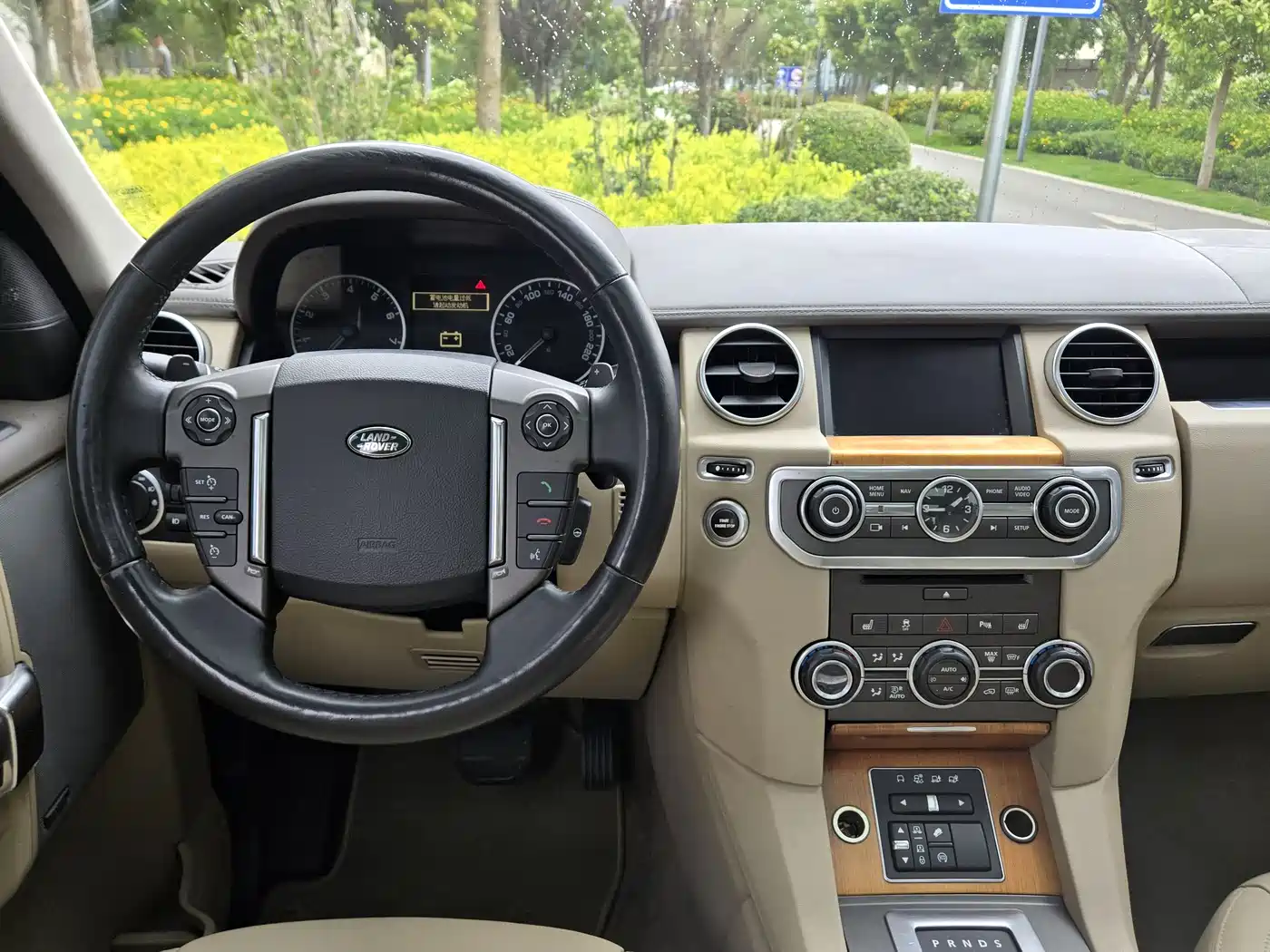 Land Rover Discovery 2015 3.0 SC V6 HSE фото 7