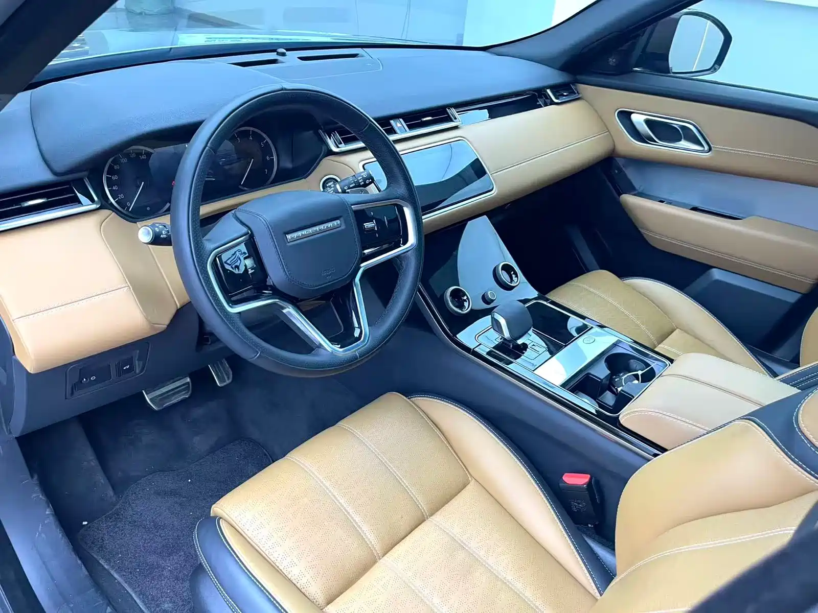 Фото 5 - Land Rover Range Rover Velar