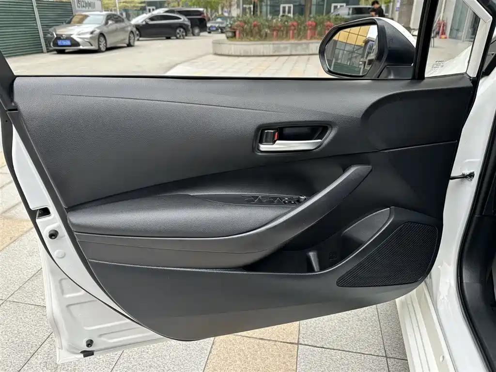 Toyota Corolla 2021 1.2T S-CVT Elite PLUS Edition фото 24