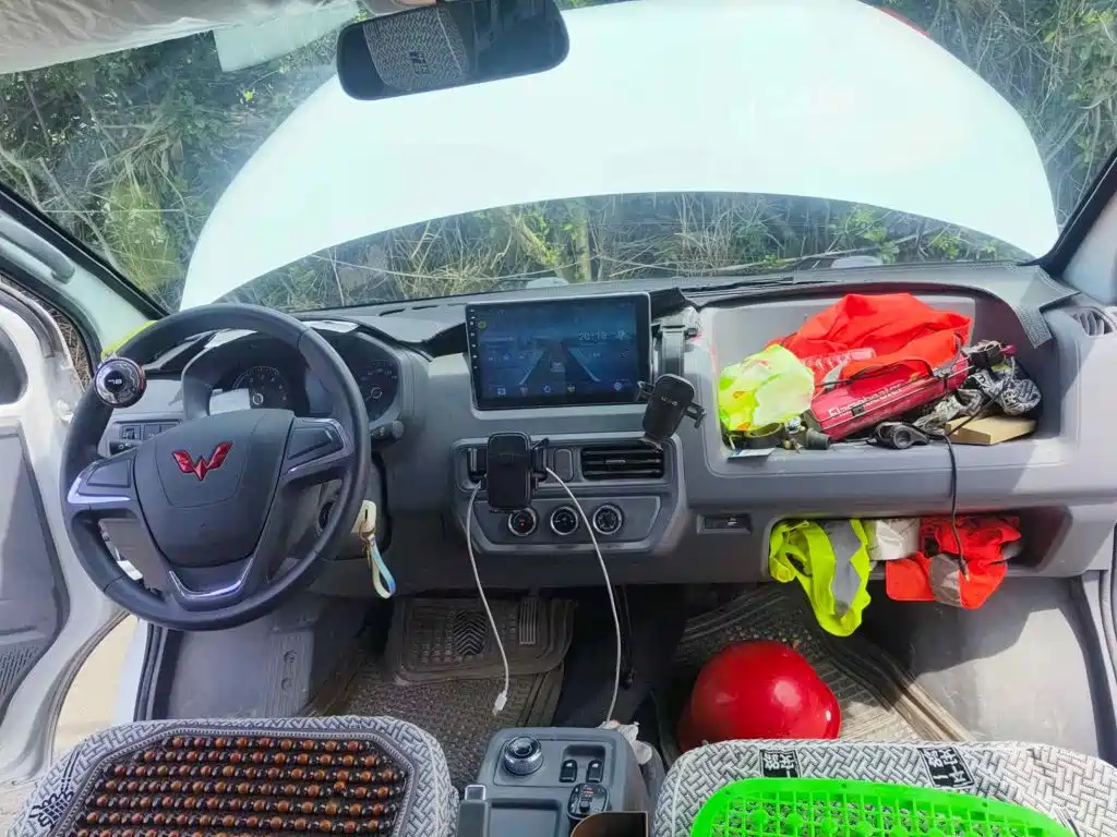 Wuling Motors Wuling Yangguang 2025 2024 300KM Comfort Bus Version 75kW