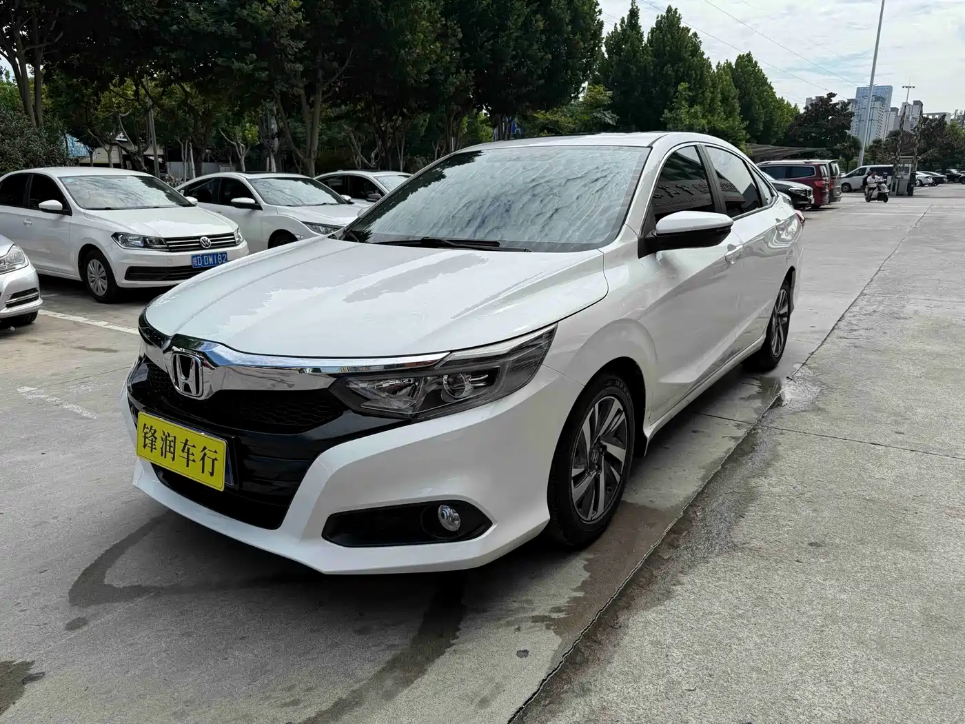 Photo 1 - Honda Lingpai