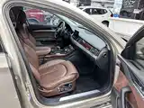 Photo 11 - Audi A8