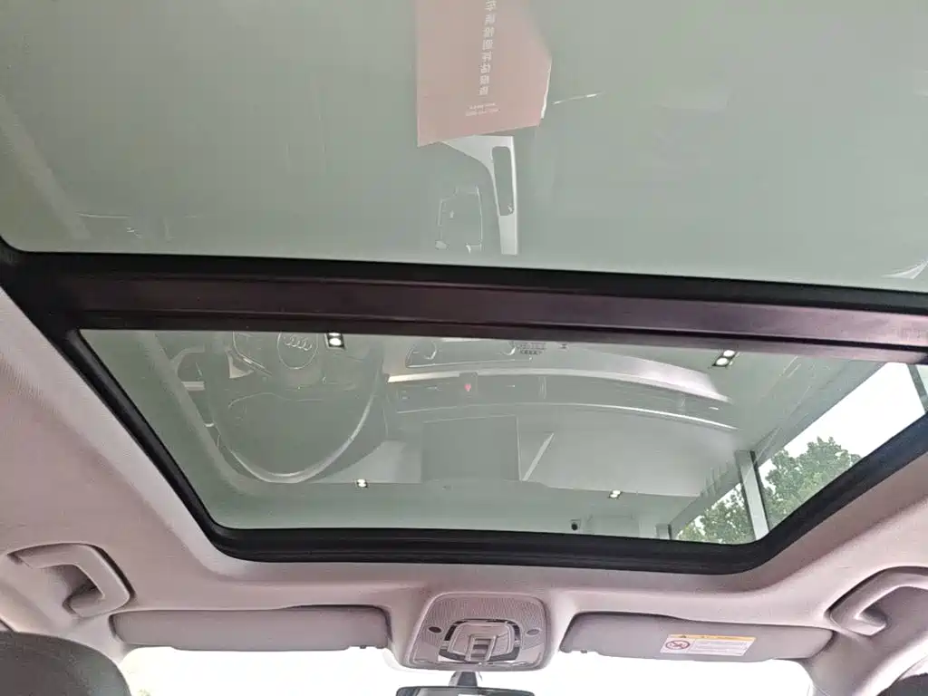 Фото 23 - Audi A4L