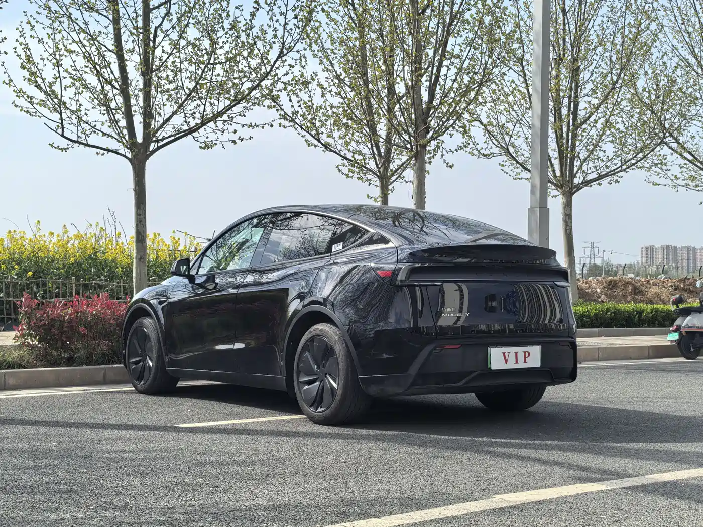 TESLA MODEL Y