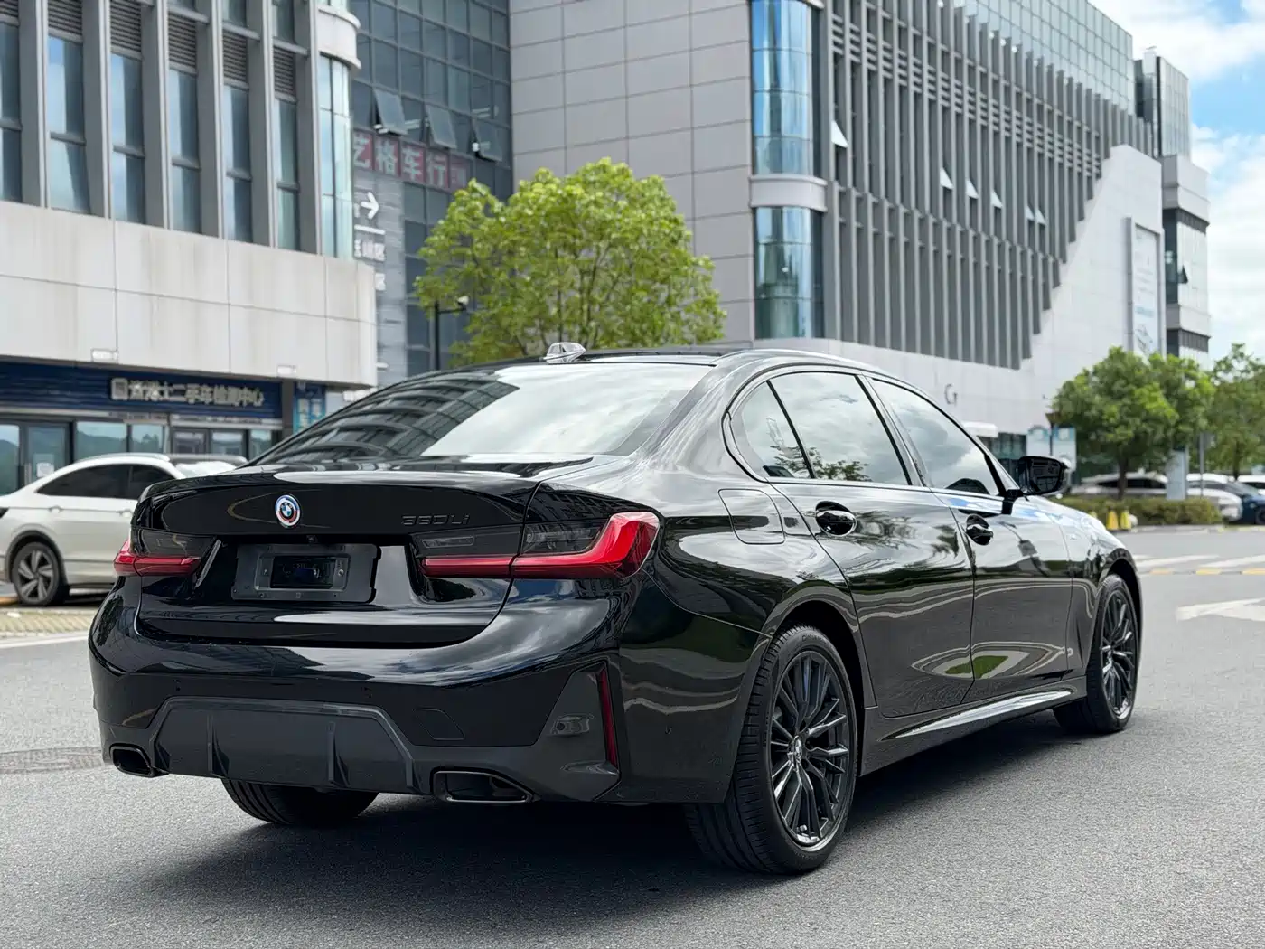 Фото 16 - BMW 3 Series