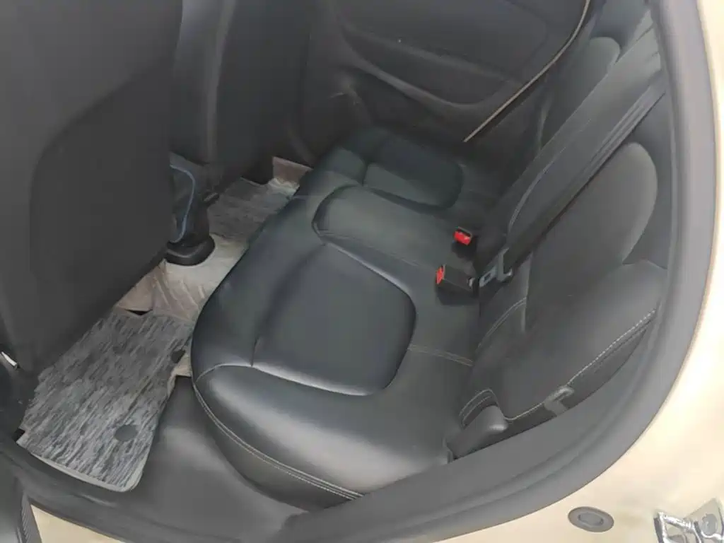 Renault Captur 2018 2015 Model 1.2T Automatic Standard Edition