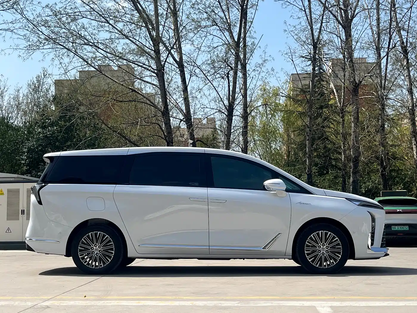 BUICK GL8 NEW ENERGY