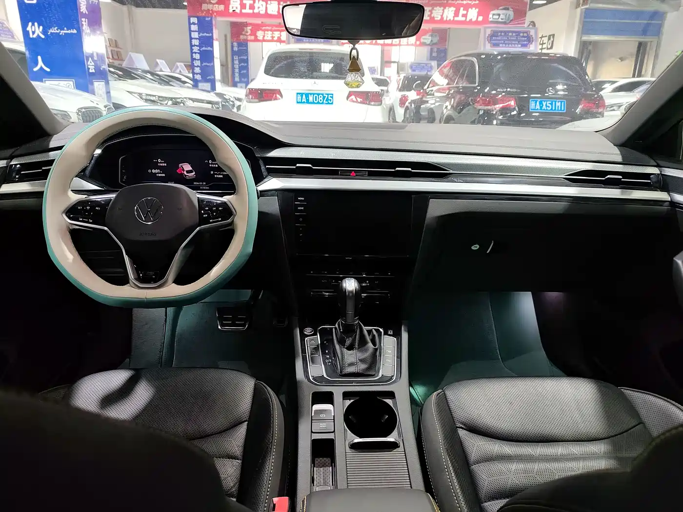 Volkswagen FAW-Volkswagen CC 2021 380TSI Eye-catching Edition 30th Anniversary фото 5