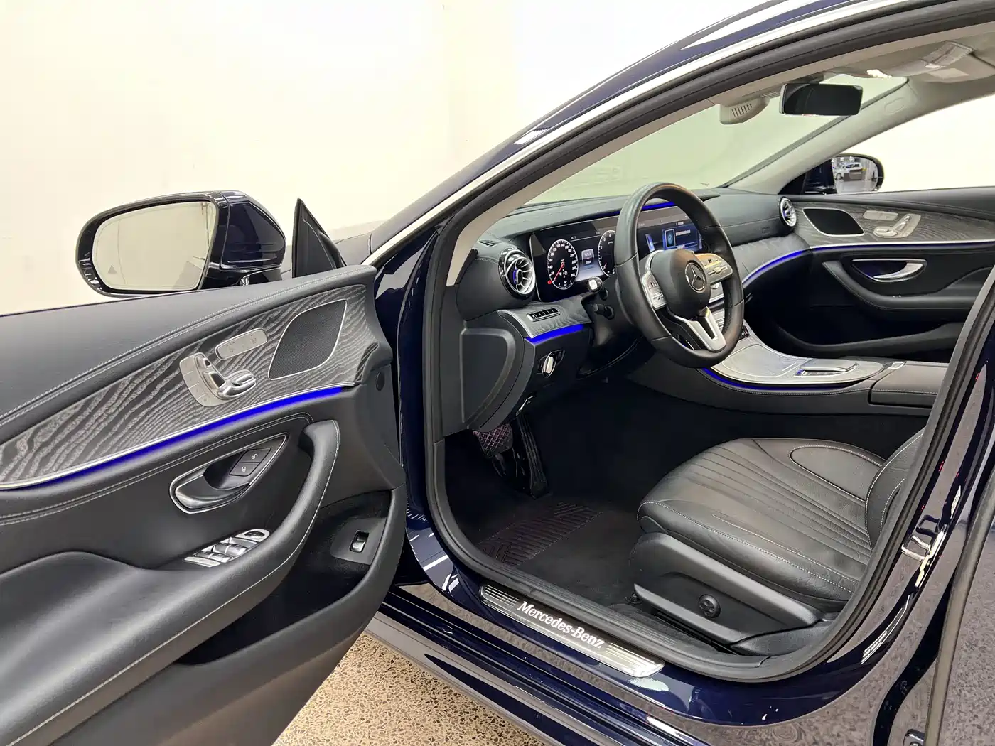 Mercedes-Benz CLS 2018 CLS 300 Dynamic фото 11