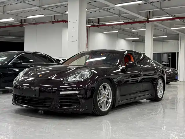 PORSCHE PANAMERA