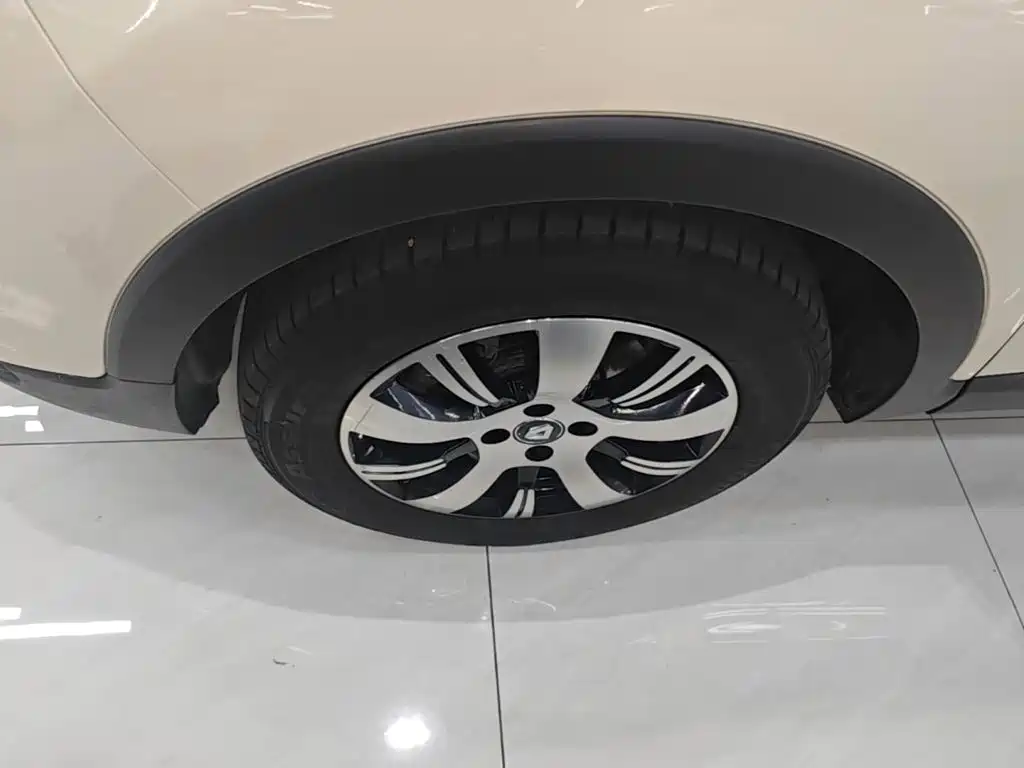 Renault Captur 2018 2015 Model 1.2T Automatic Standard Edition