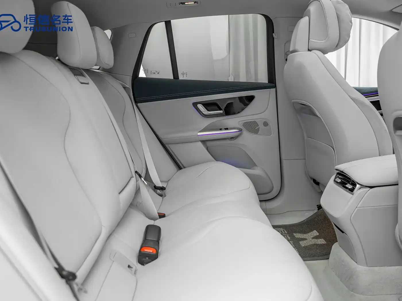 MERCEDES-BENZ EQE SUV