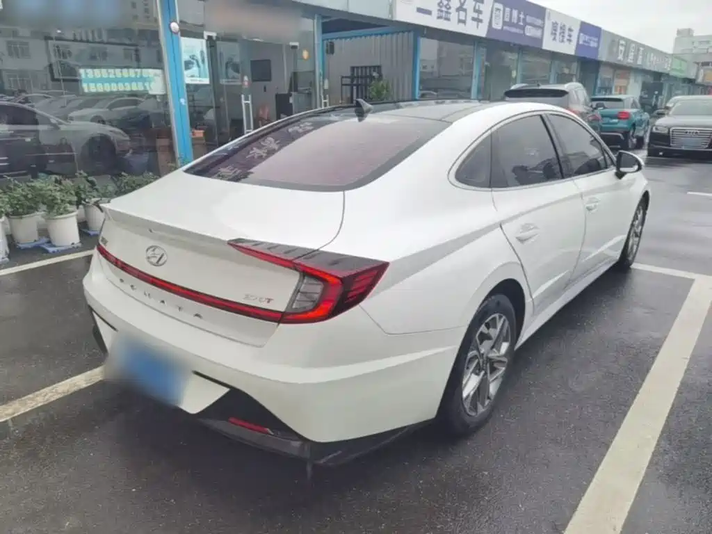 Фото 7 - Hyundai Sonata
