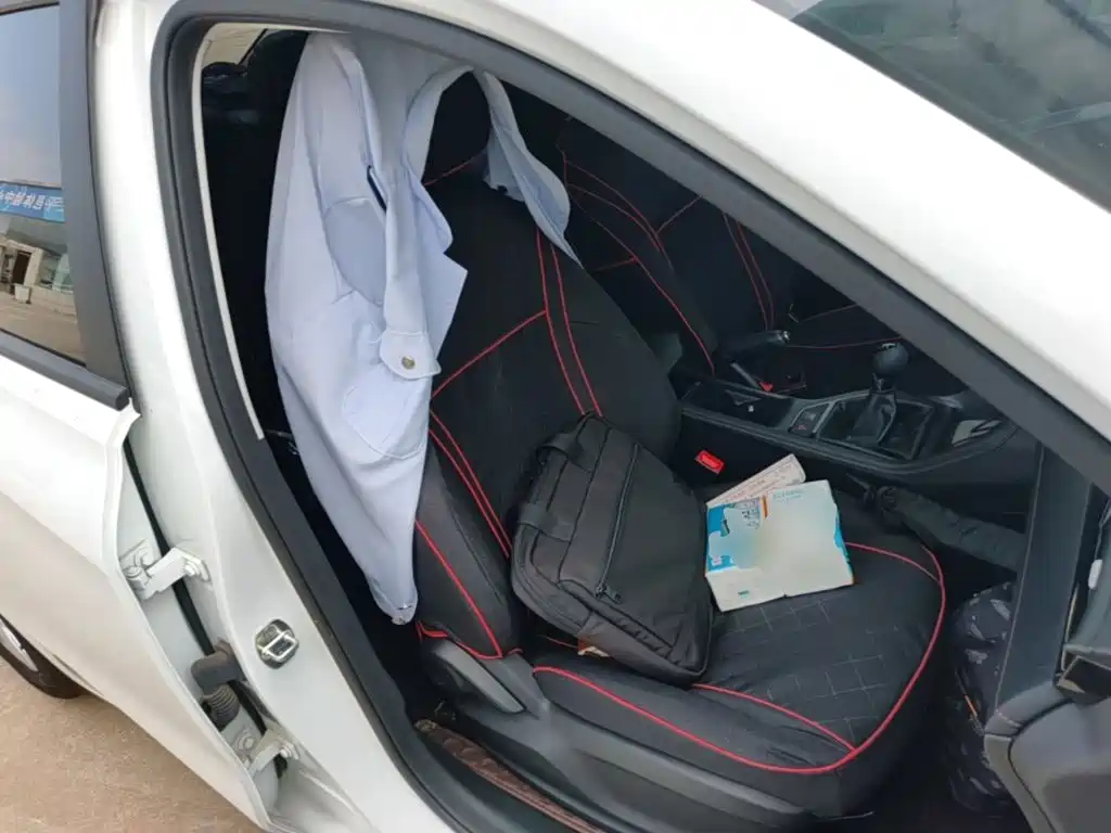 Roewe i5 2025 2026 1.5L Manual Comfort