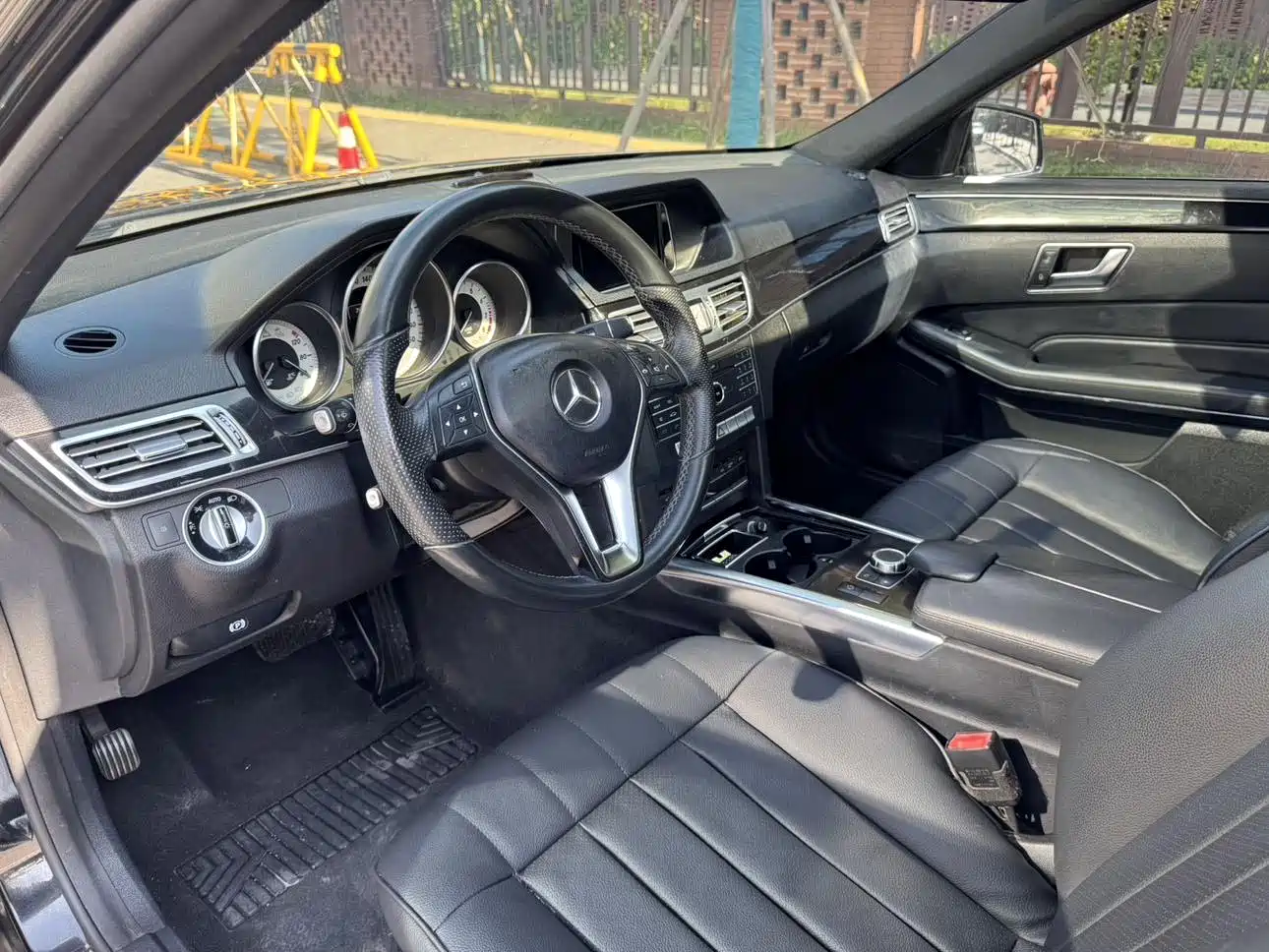 Mercedes-Benz E-Class 2015 Facelift E 180 L Sport фото 7