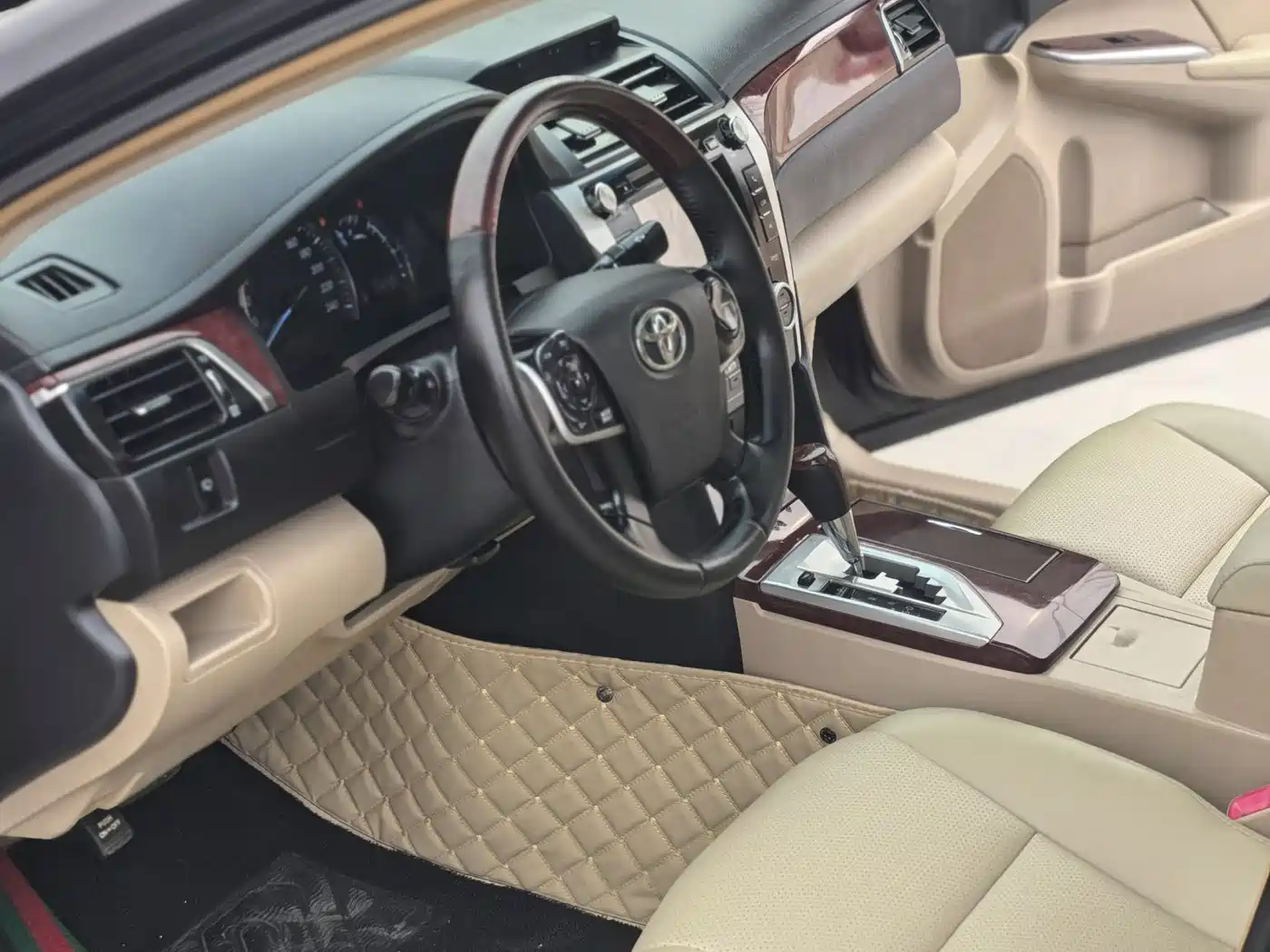 Toyota Camry 2012 2.5G Luxury Edition фото 11
