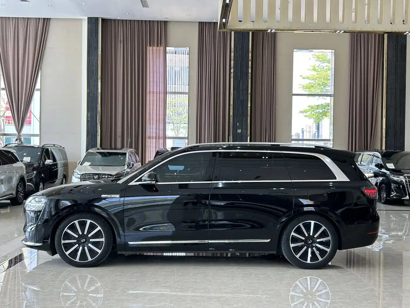 AITO Wenjie AITO M9 2024 Extended Range Ultra 42kWh 6-Seater фото 3