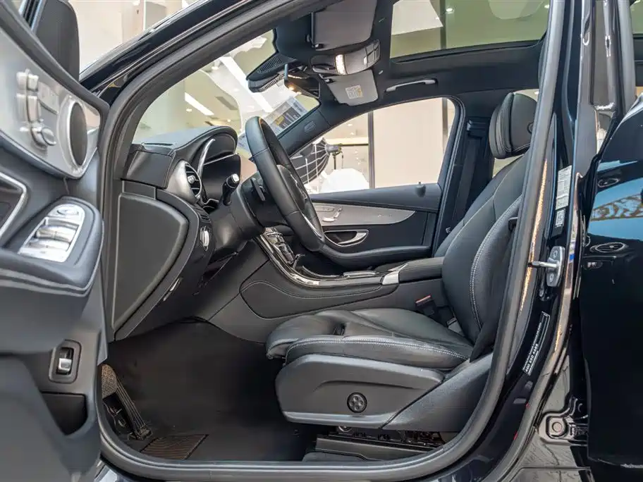 Mercedes-Benz GLC 2021 GLC 260 L 4MATIC Sporty фото 14