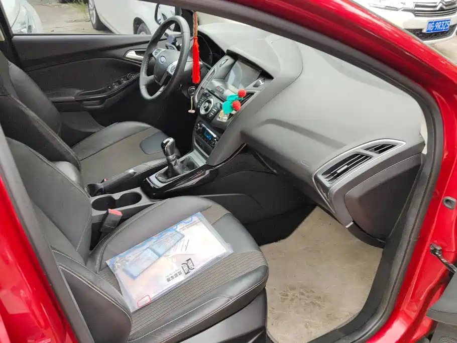 Photo 8 - Ford Focus