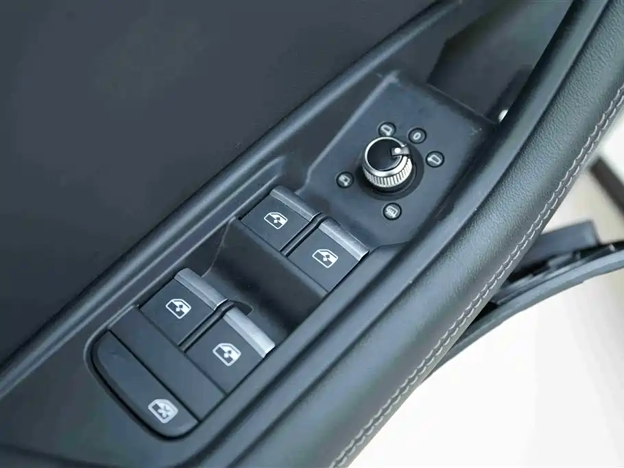 Audi A4L 2022 40 TFSI Luxury Dynamic фото 11
