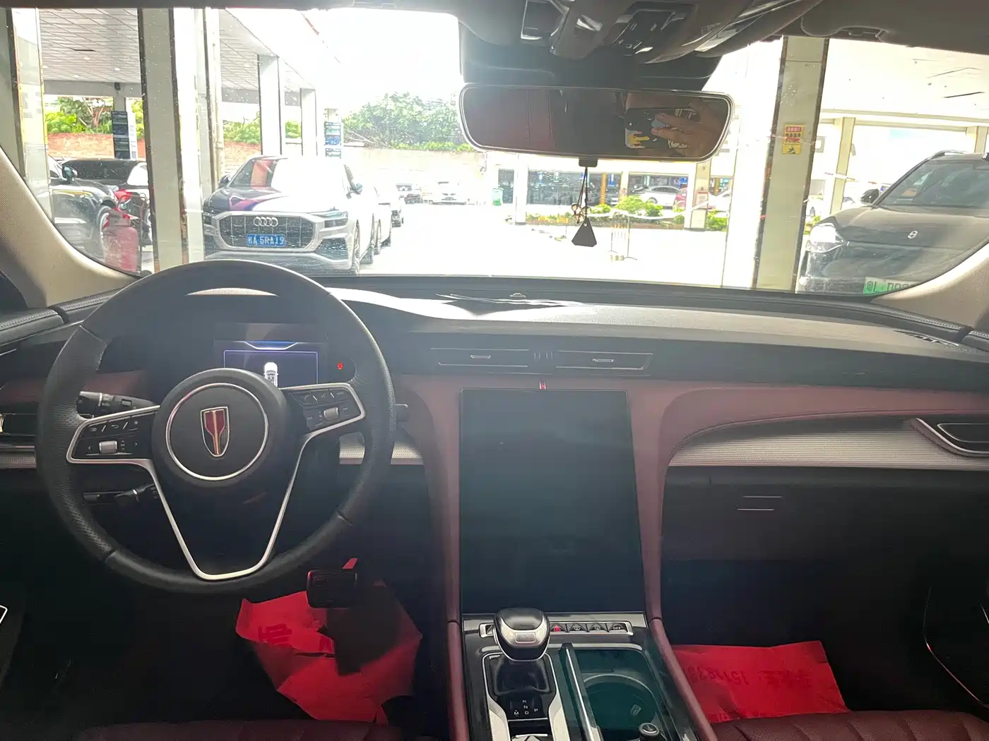 Фото 4 - Hongqi H5