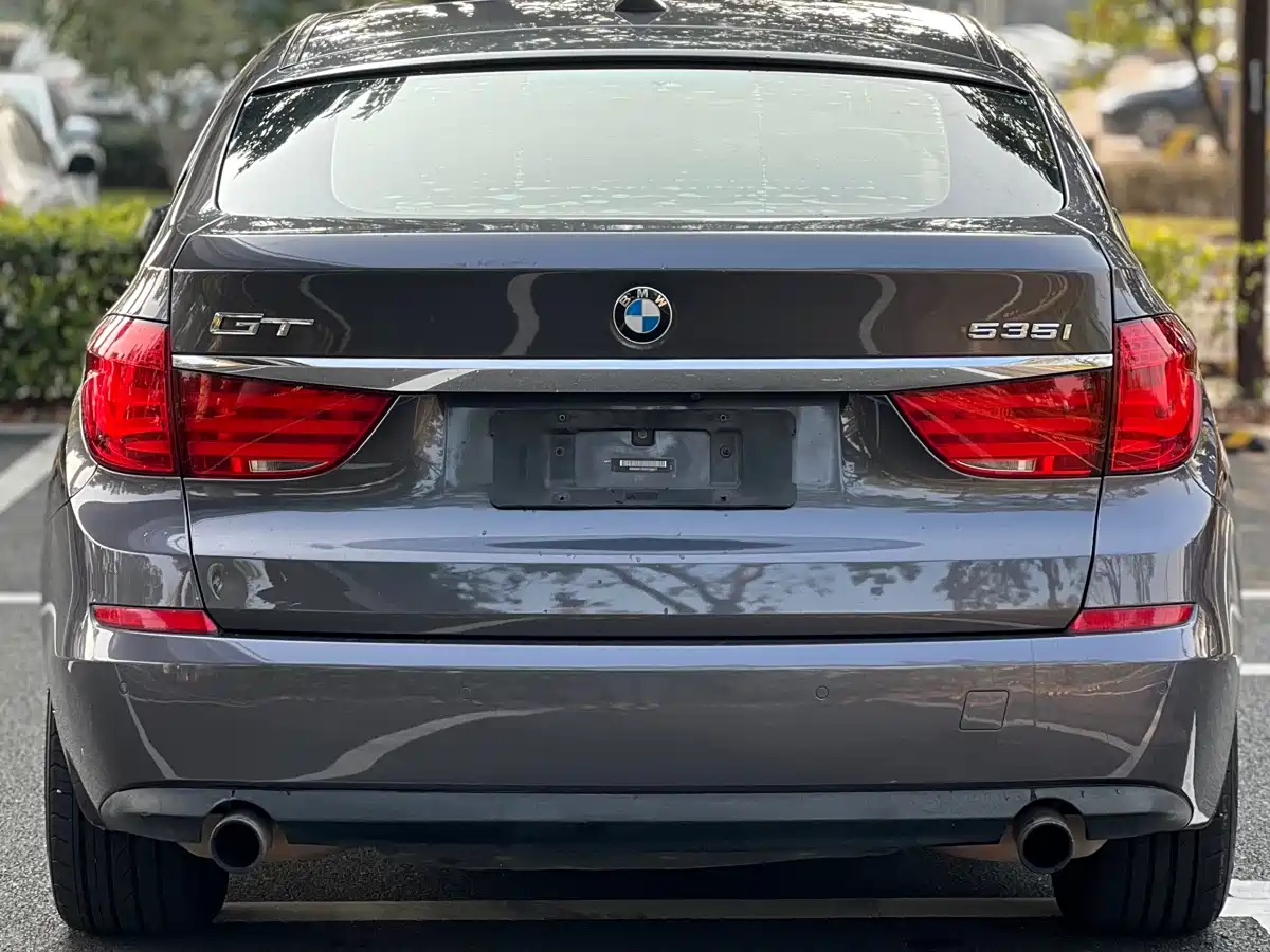 BMW 5 Series GT 2013 535i Elegance фото 5
