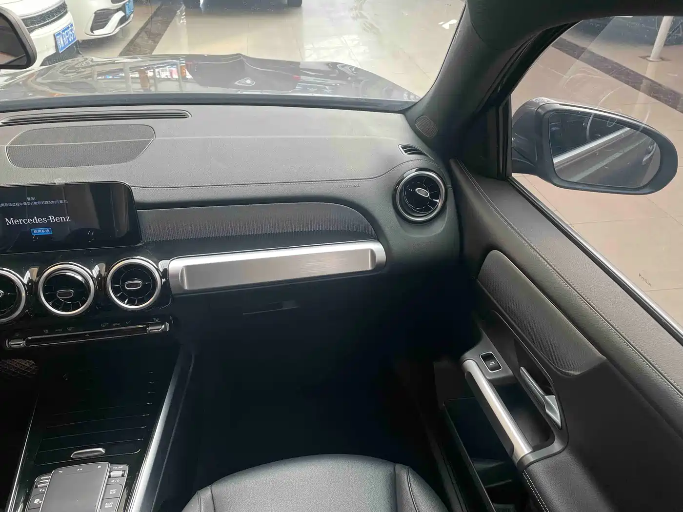 Mercedes-Benz GLB 2023 Facelift GLB 200 Dynamic фото 14