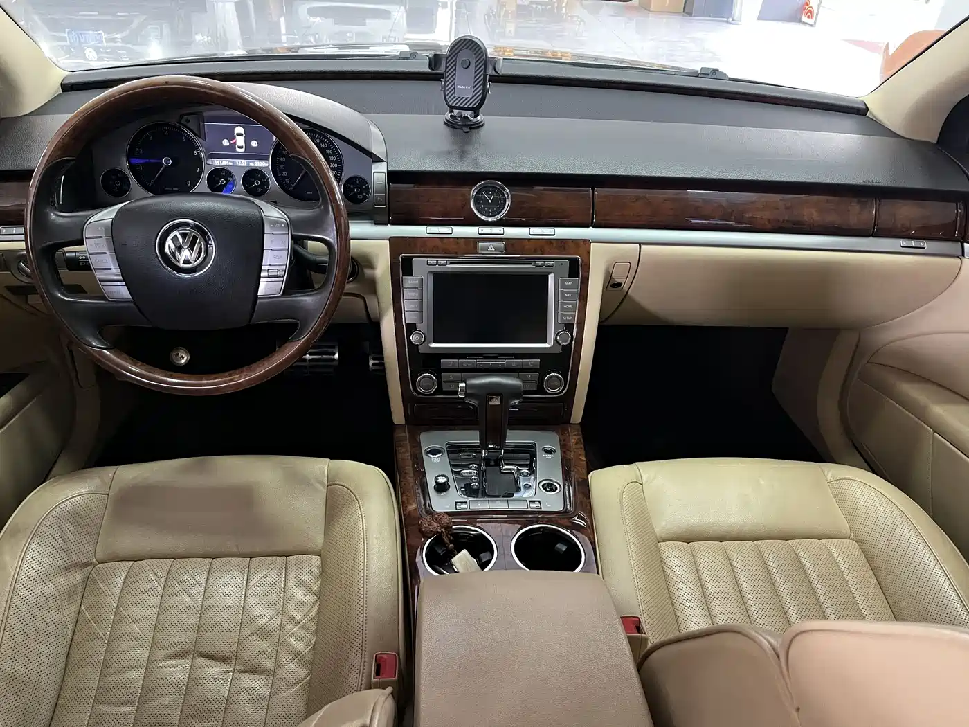 Volkswagen Phaeton 2012 3.0L Executive фото 11