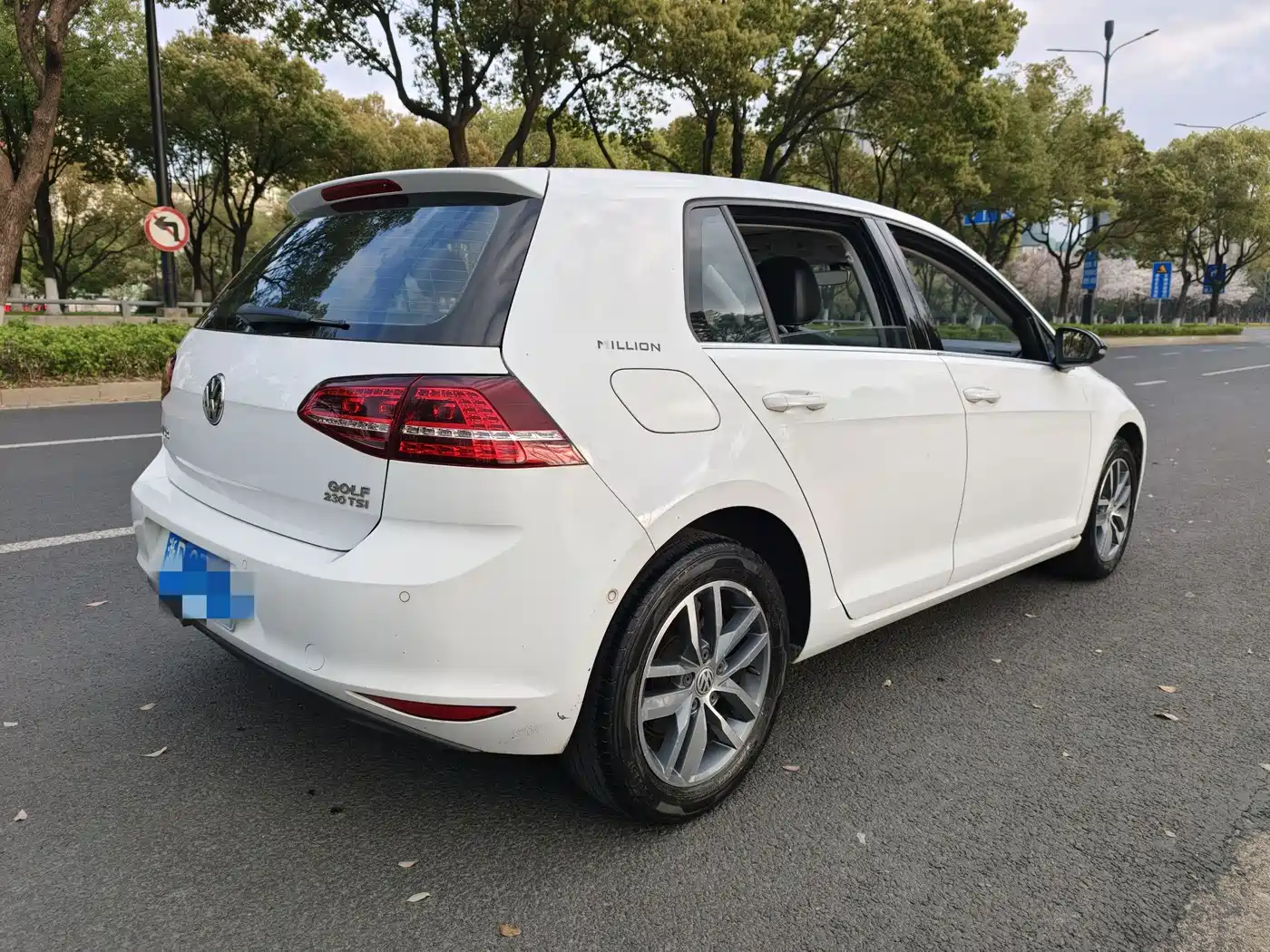 Volkswagen Golf 2016 230TSI Automatic Luxury фото 5