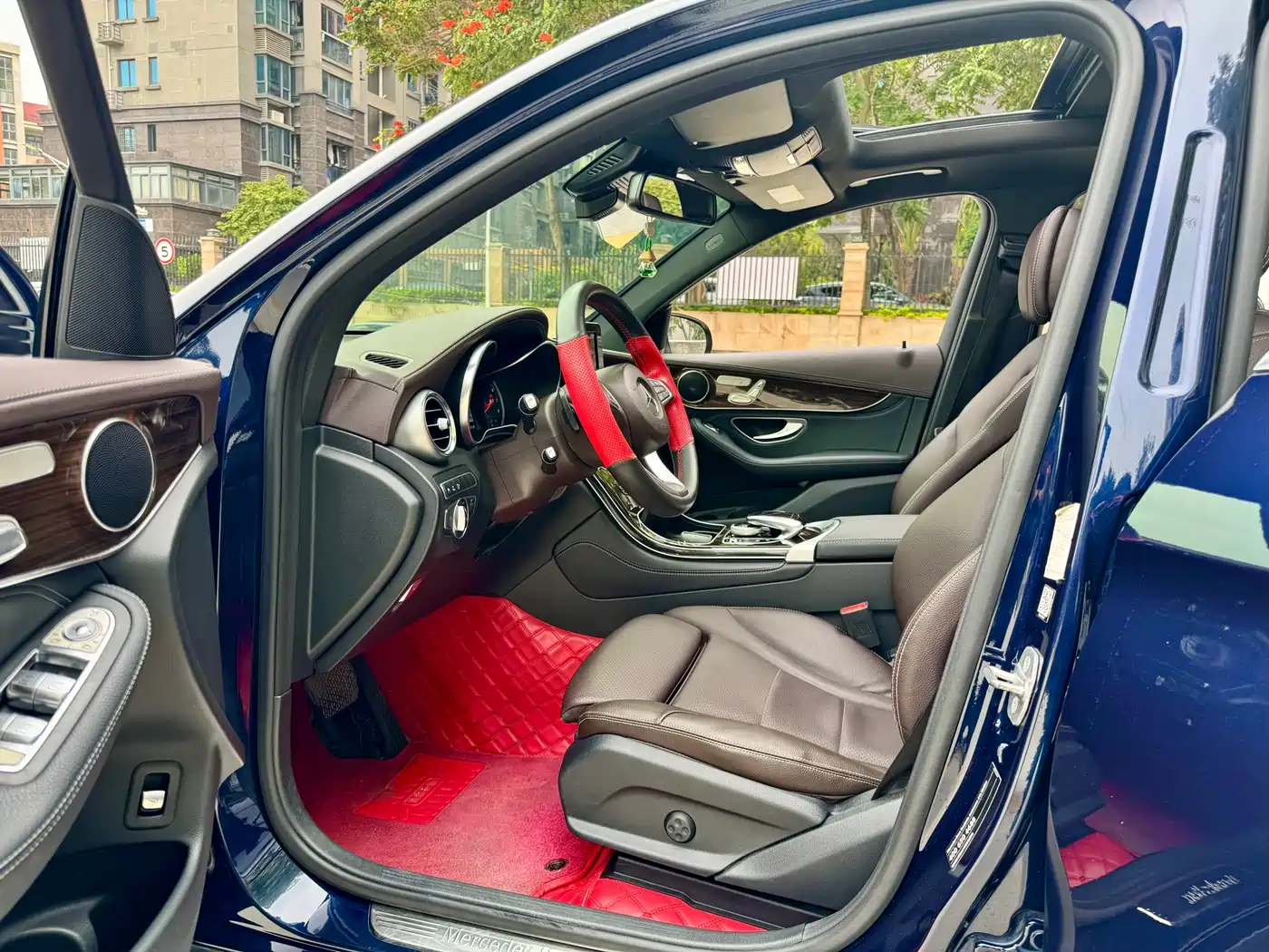 Mercedes-Benz GLC 2017 GLC 260 4MATIC Luxury фото 4