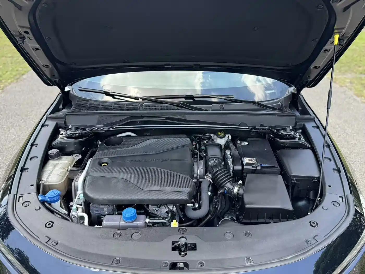 Changan UNI-V 2022 2022 1.5T Smart Pilot Edition