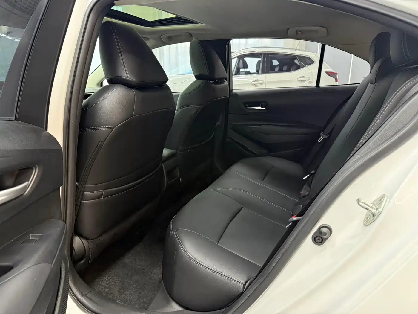 Toyota Corolla 2021 1.2T S-CVT Elite PLUS Edition фото 11