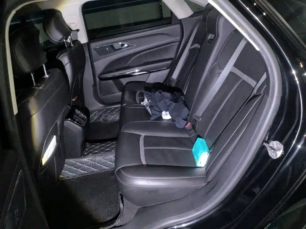 صورة 13 - Ford Taurus