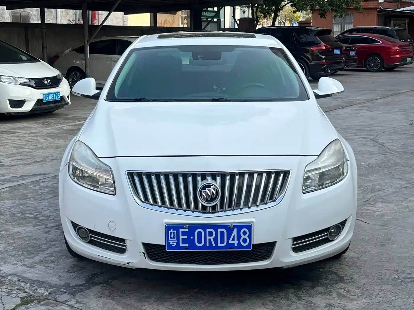 Photo 2 - Buick Regal