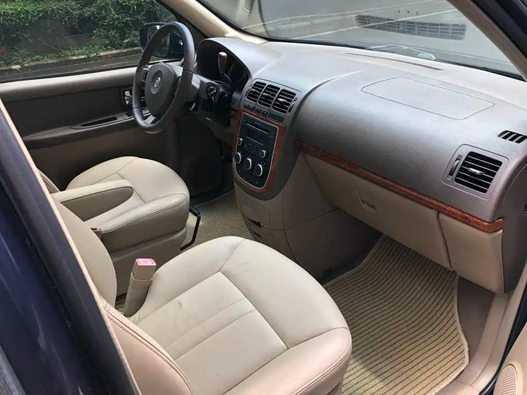 Buick GL8 2011 2011 2.4L LT Executive Edition