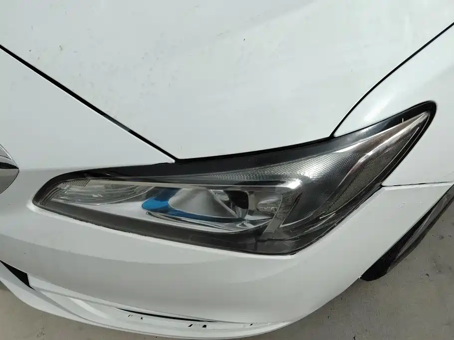 Photo 5 - Buick Verano