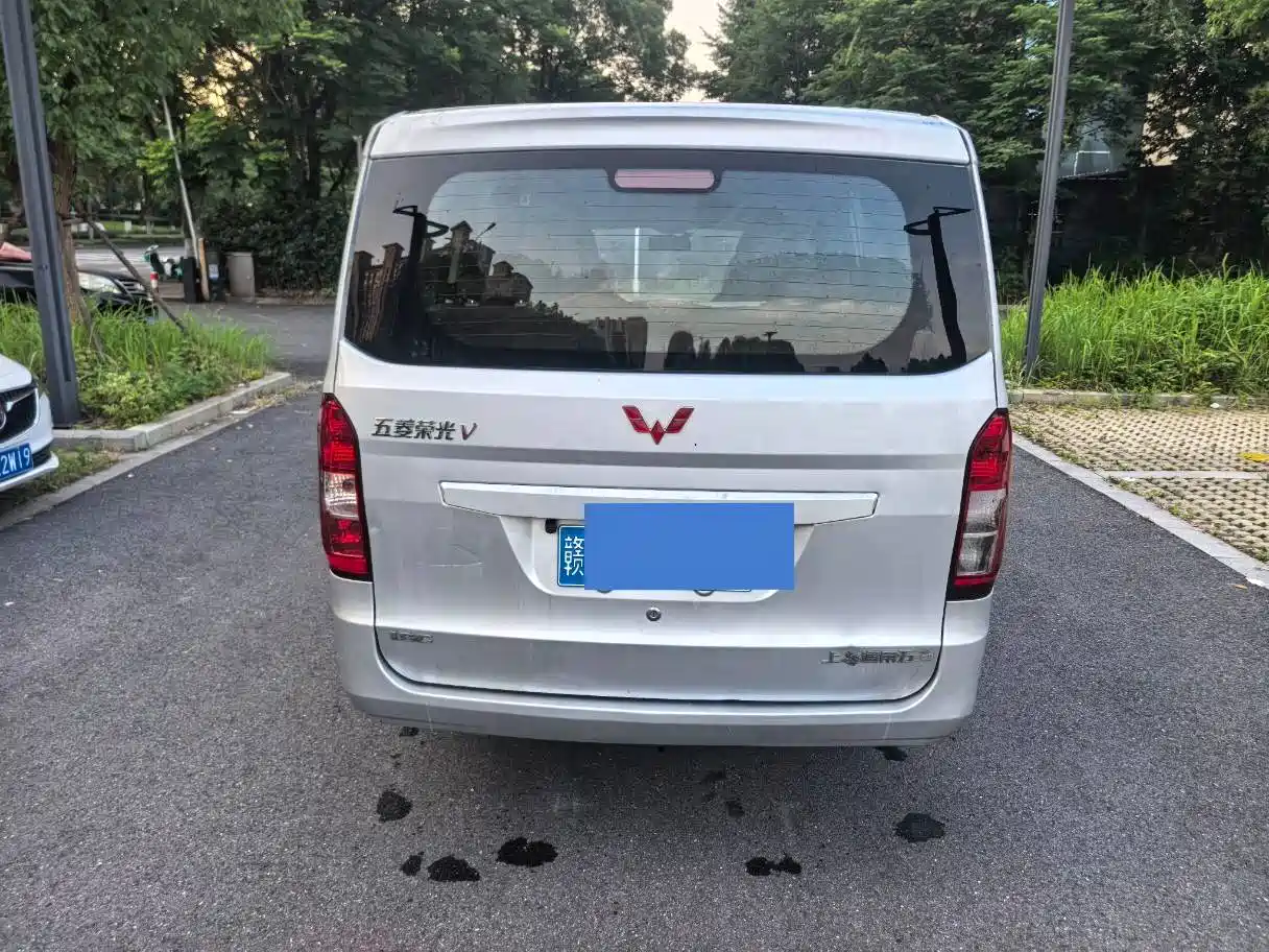 Wuling Motors Wuling Rongguang V 2017 2016 1.5L Standard