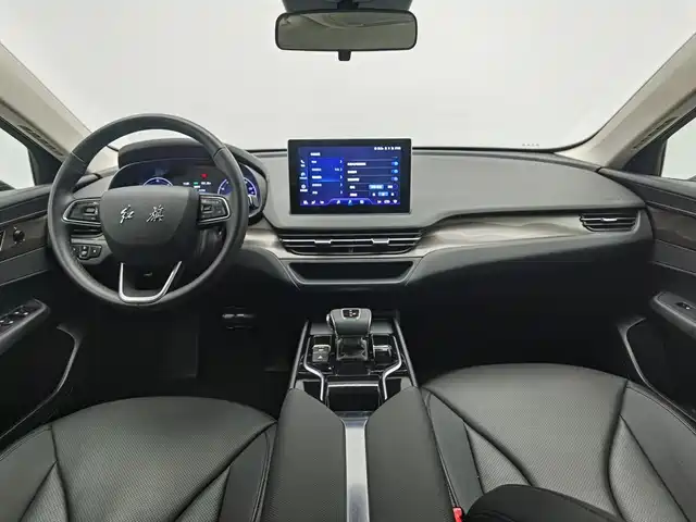 Hongqi E-QM5 2023 Facelift Basic Travel Edition — фото 5