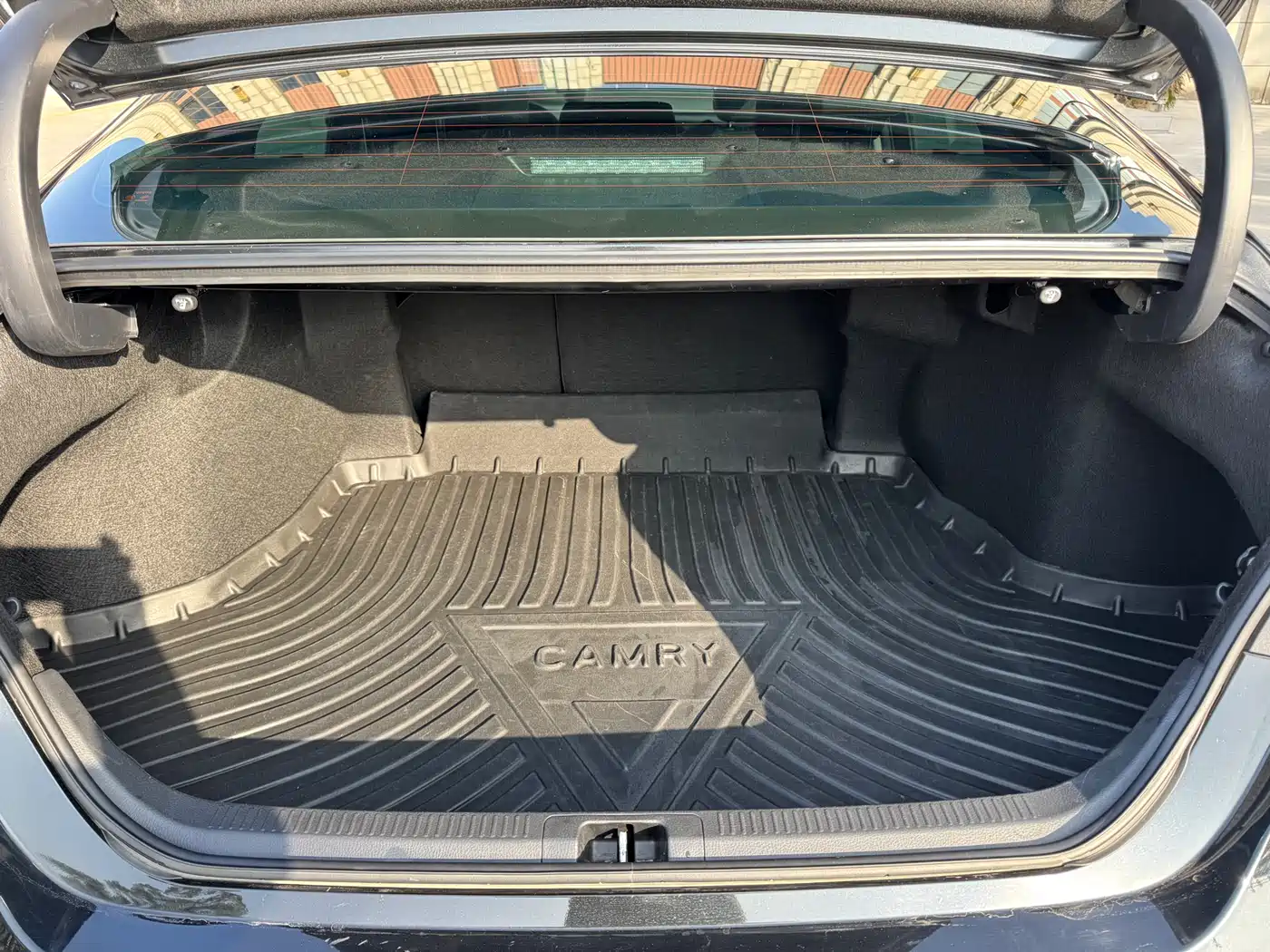 Toyota Camry 2023 Hybrid 2.5HG Luxury Edition фото 10