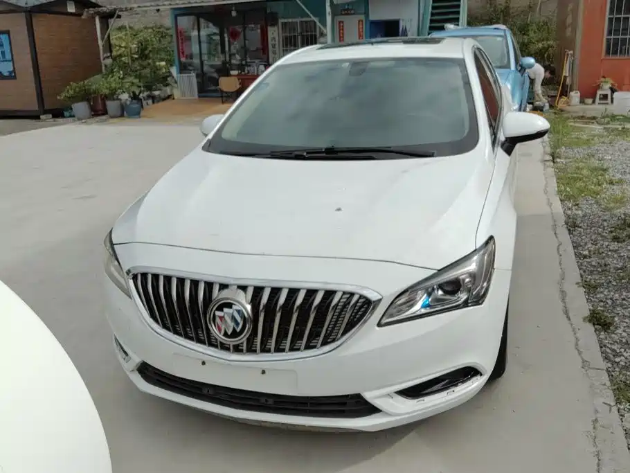 Photo 2 - Buick Verano
