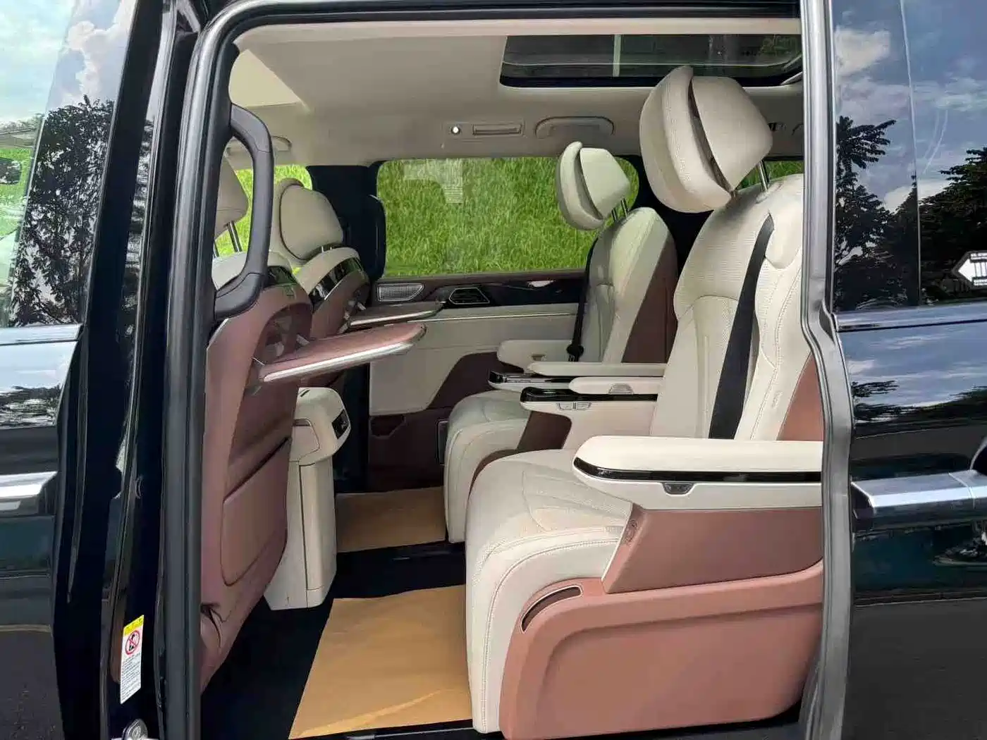BYD Xia 2025 2025 DM-i 1.5T 180km Surpass Edition