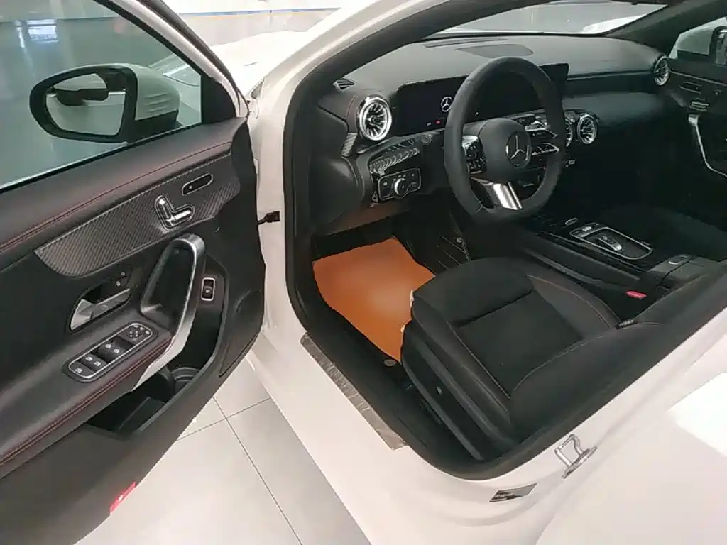 Mercedes-Benz A-Class 2025 2025 A 200 L Fashion Edition