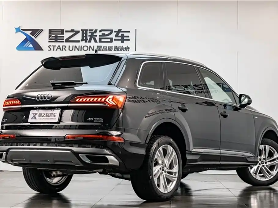 Audi Q7 2023 45 TFSI quattro S line Sport фото 7