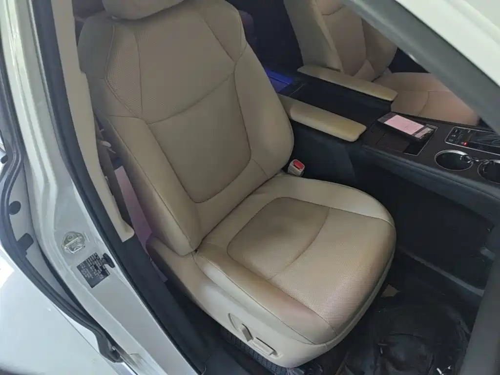 Toyota Granvia 2024 2023 2.5L Hybrid Prestige PLUS Edition
