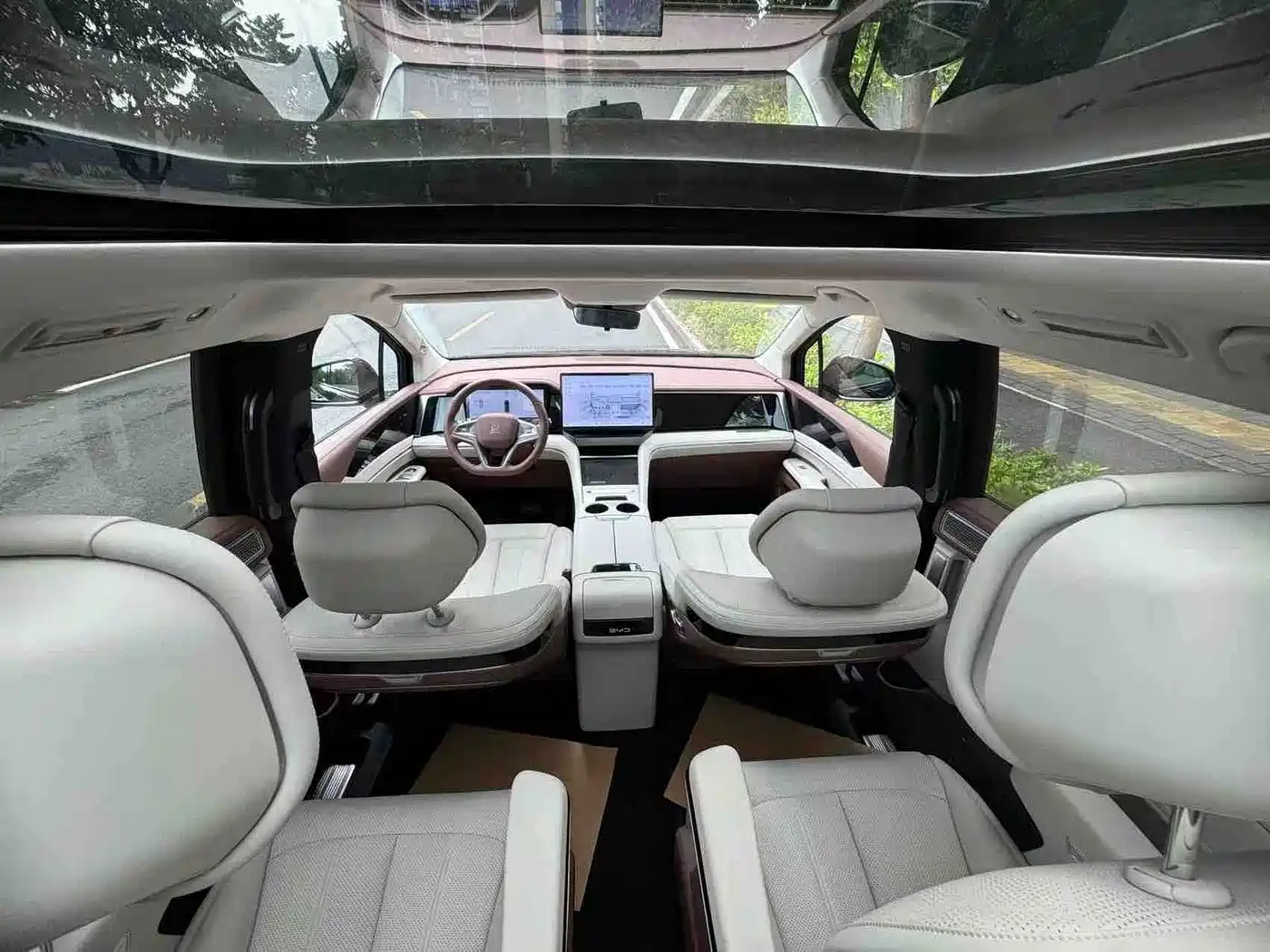 BYD Xia 2025 2025 DM-i 1.5T 180km Surpass Edition