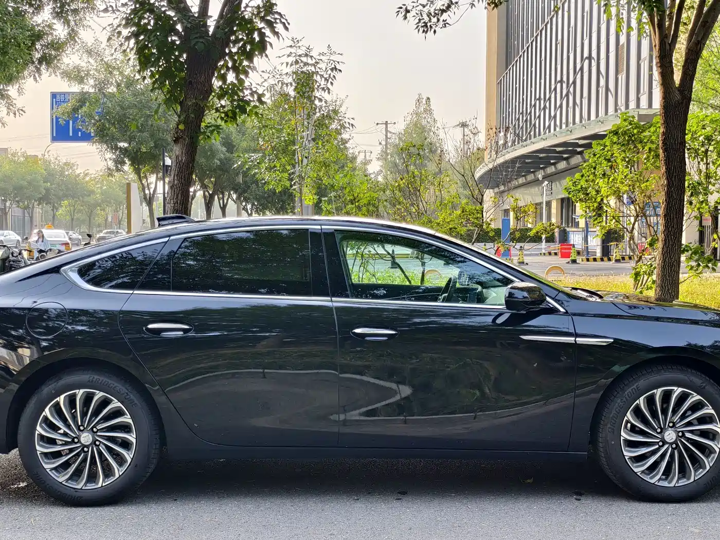 Buick LaCrosse 2025 2026 Model 28T Platinum Edition