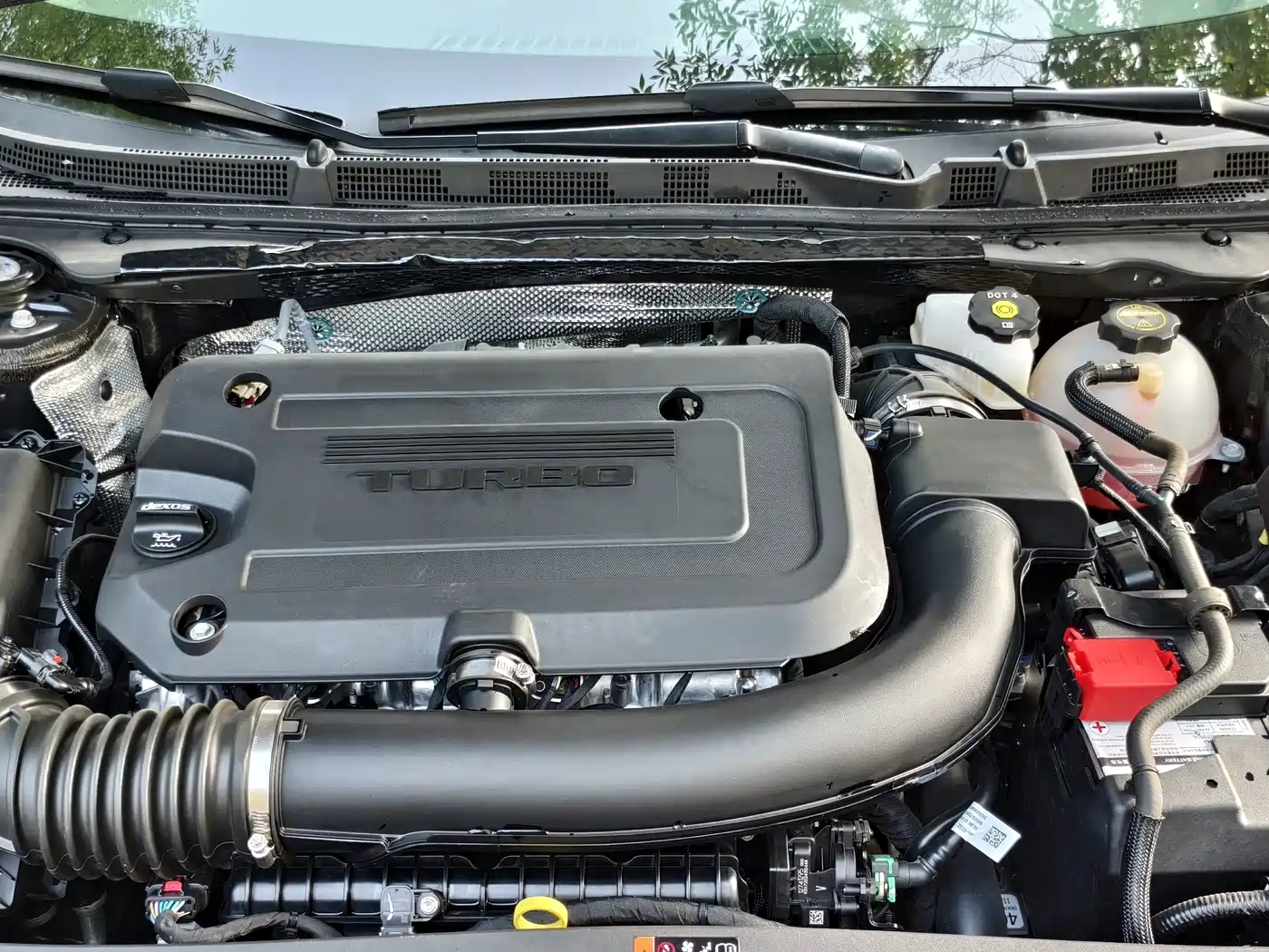 Buick LaCrosse 2025 2026 Model 28T Platinum Edition