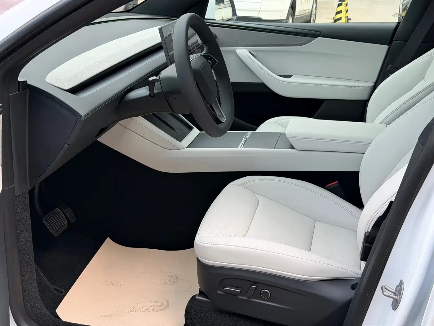 Tesla Model Y 2026 2026 Rear-Wheel Drive