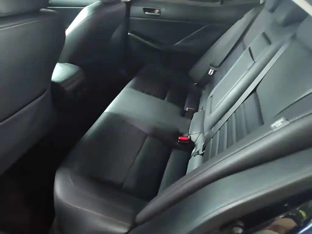 Lexus IS 2018 2017 300 Leading Edition